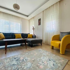 Aether Flats No7,Old Town, Beach, Central, Netflix